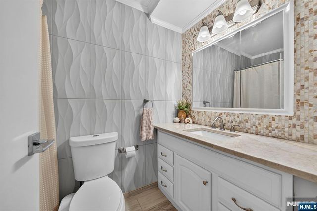 300 Winston L22, Cliffside Park, NJ 07010