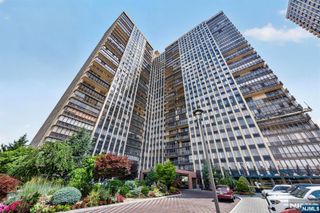 300 Winston L22, Cliffside Park, NJ 07010