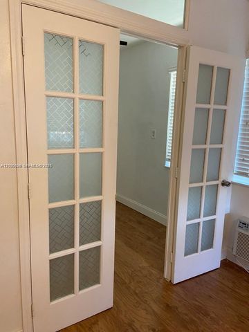 1995 Marseille Dr 5, Miami Beach, FL 33141