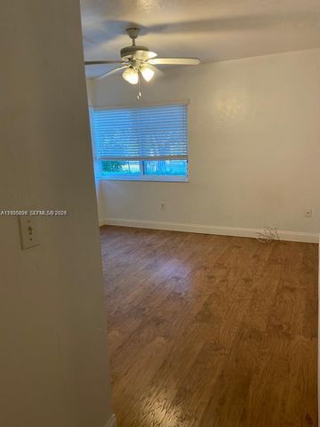 1995 Marseille Dr 5, Miami Beach, FL 33141
