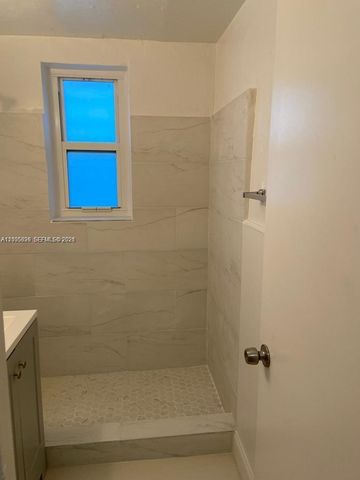 1995 Marseille Dr 5, Miami Beach, FL 33141
