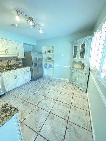 2208 ROBINSON AVENUE, Sarasota, FL 34232