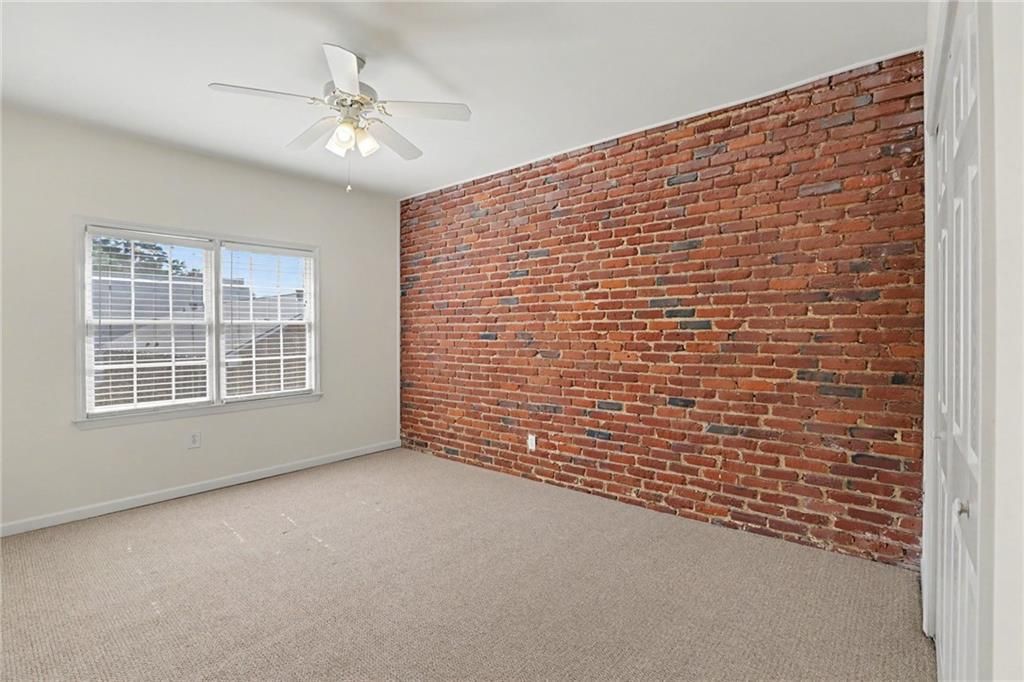 Image 16 of property listing at 3675 Peachtree Road NE 34, Atlanta, GA 30319
