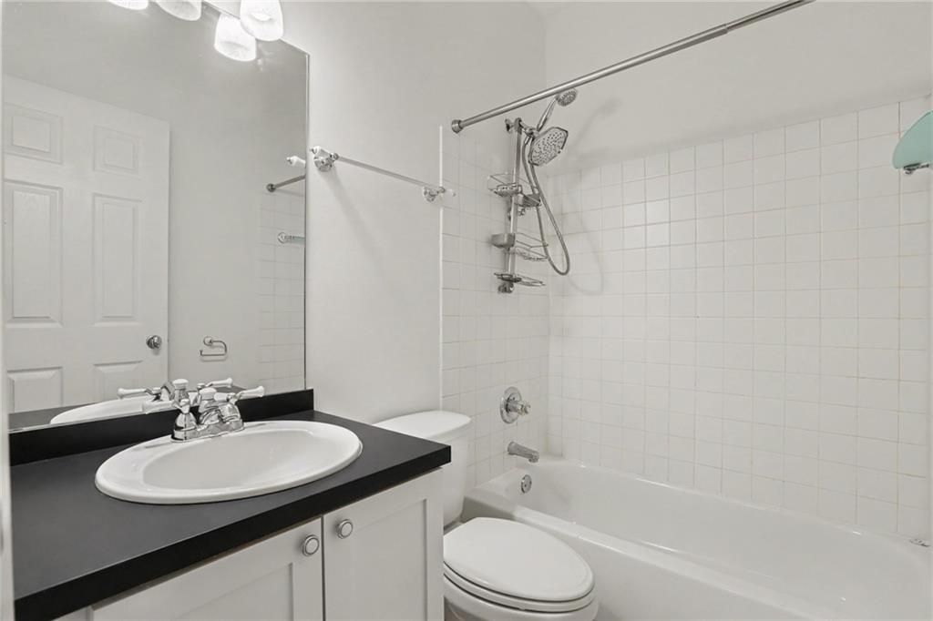 Image 20 of property listing at 3675 Peachtree Road NE 34, Atlanta, GA 30319