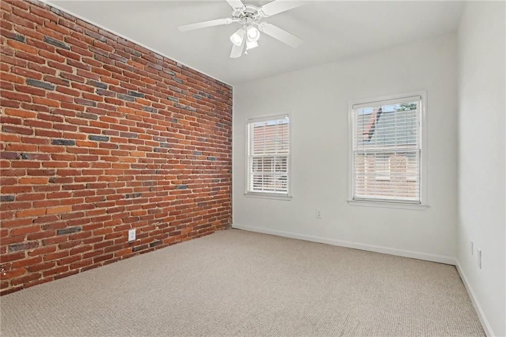 Image 21 of property listing at 3675 Peachtree Road NE 34, Atlanta, GA 30319
