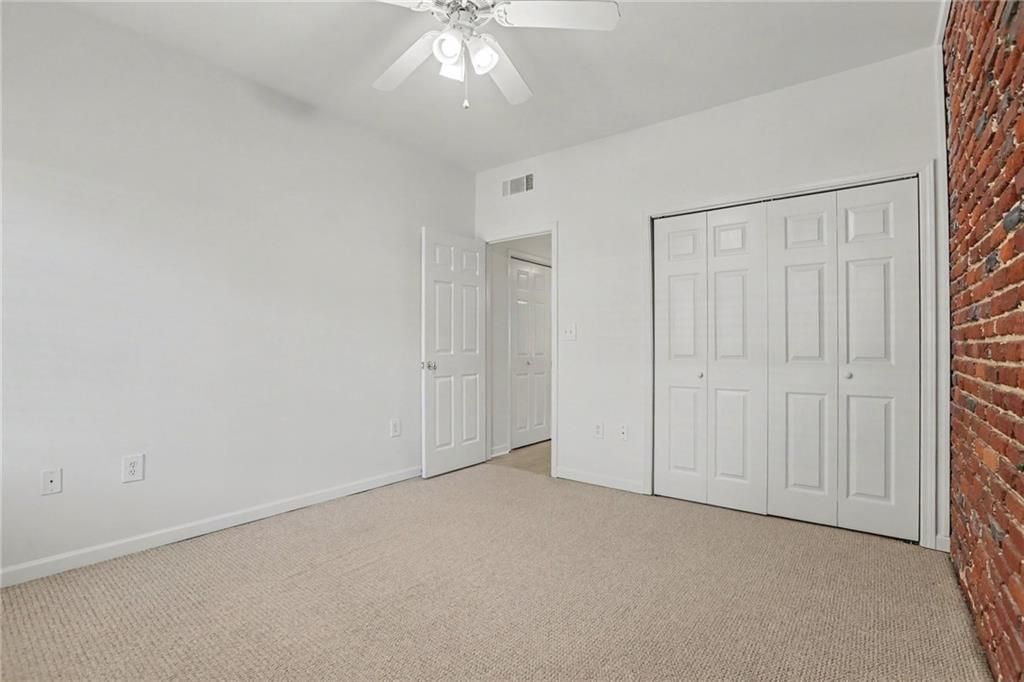 Image 22 of property listing at 3675 Peachtree Road NE 34, Atlanta, GA 30319