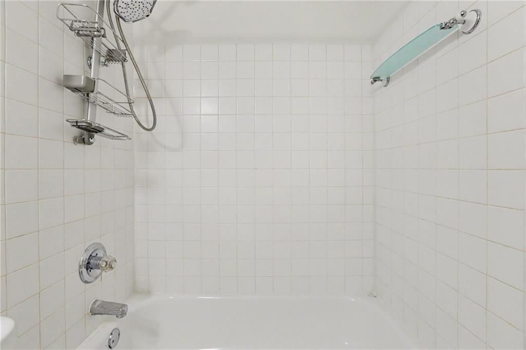 Image 24 of property listing at 3675 Peachtree Road NE 34, Atlanta, GA 30319