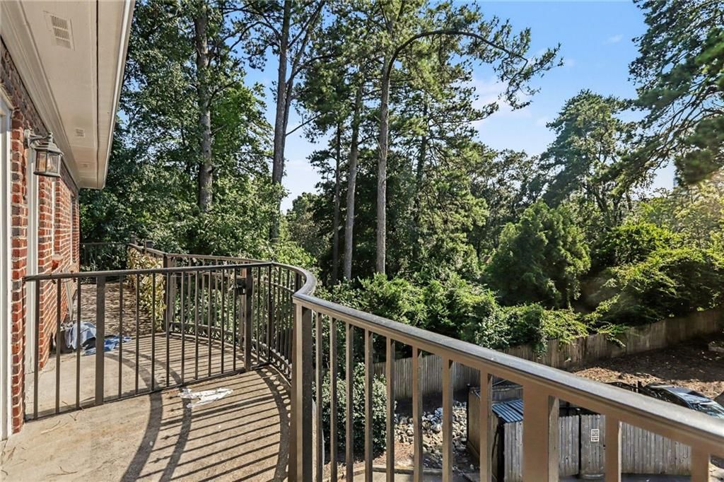 Image 25 of property listing at 3675 Peachtree Road NE 34, Atlanta, GA 30319