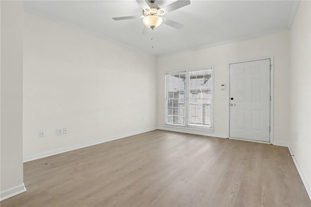 Image 6 of property listing at 3675 Peachtree Road NE 34, Atlanta, GA 30319