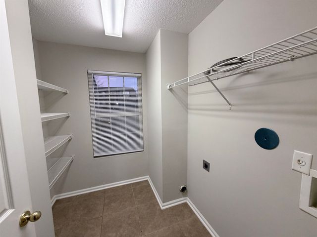 10075 CHARIDEN DR, Unincorporated, TN 38016