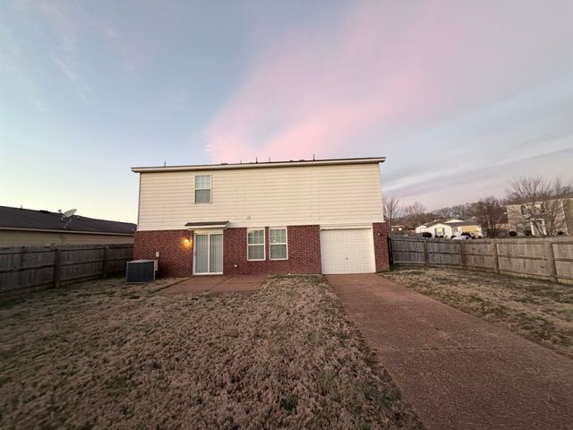 10075 CHARIDEN DR, Unincorporated, TN 38016