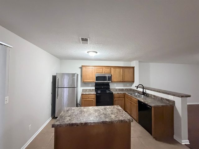 10075 CHARIDEN DR, Unincorporated, TN 38016