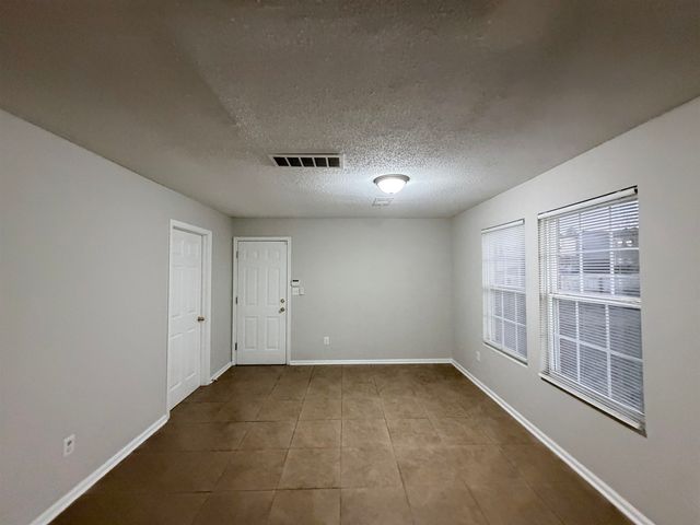 10075 CHARIDEN DR, Unincorporated, TN 38016