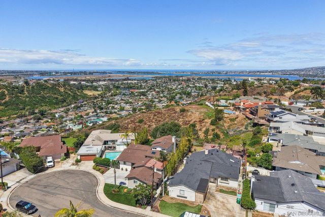 4930 September, San Diego, CA 92110