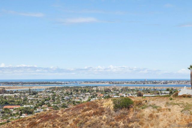 4930 September, San Diego, CA 92110