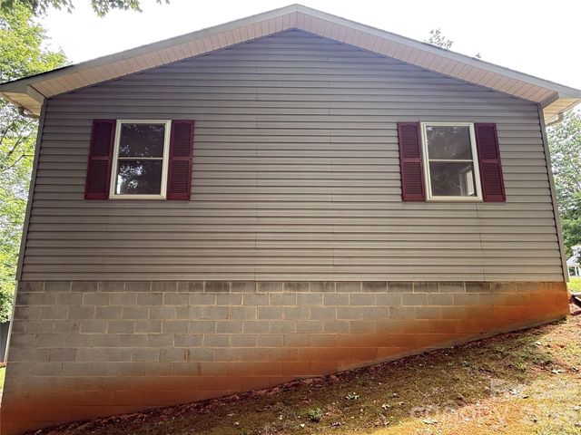 628 Hidden View Loop, Marion, NC 28752