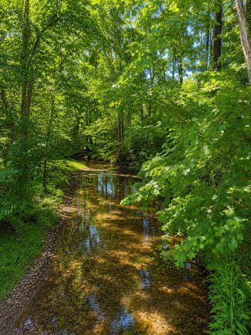725 Calvert Ridge Rd, Westmoreland, TN 37186