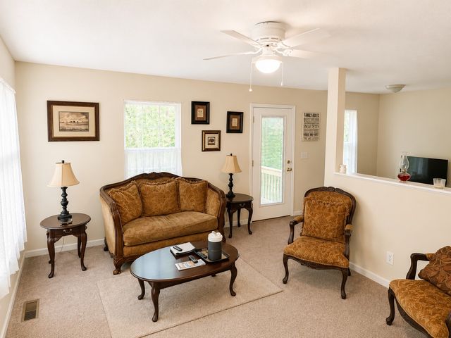 725 Calvert Ridge Rd, Westmoreland, TN 37186