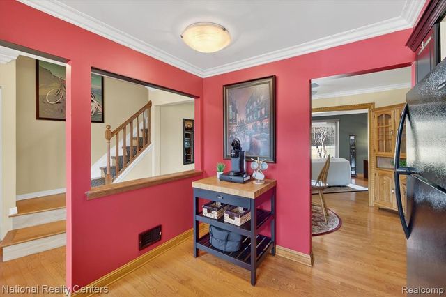 3920 Old Creek Road, Troy, MI 48084