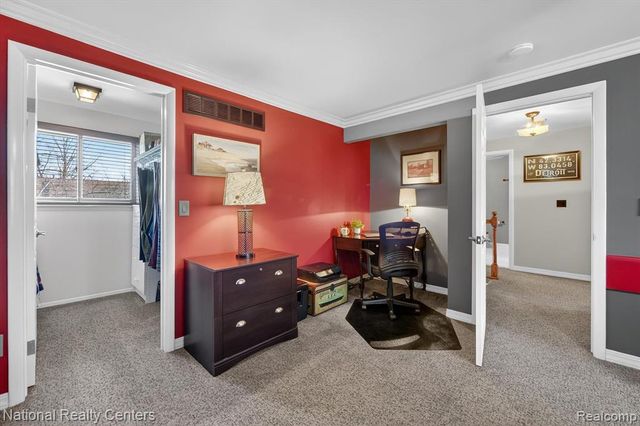 3920 Old Creek Road, Troy, MI 48084