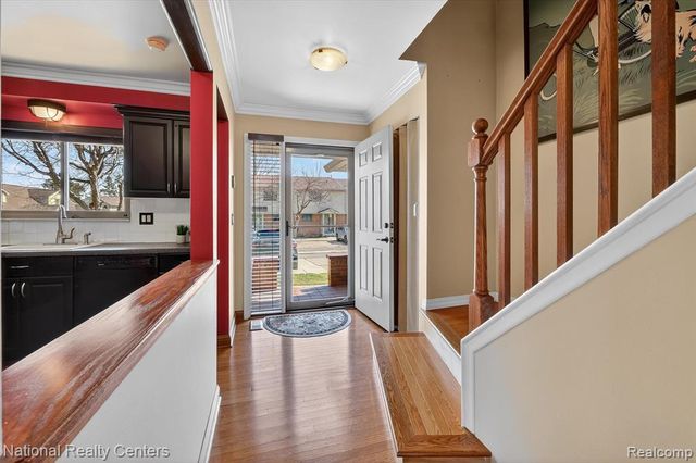 3920 Old Creek Road, Troy, MI 48084