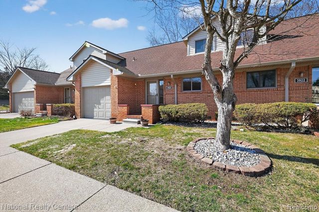 3920 Old Creek Road, Troy, MI 48084