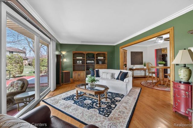 3920 Old Creek Road, Troy, MI 48084