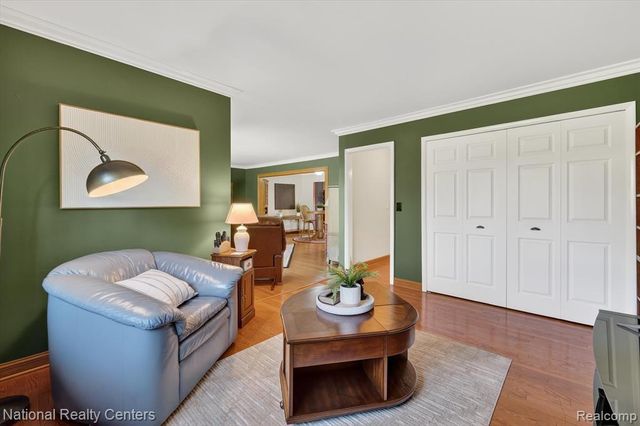 3920 Old Creek Road, Troy, MI 48084