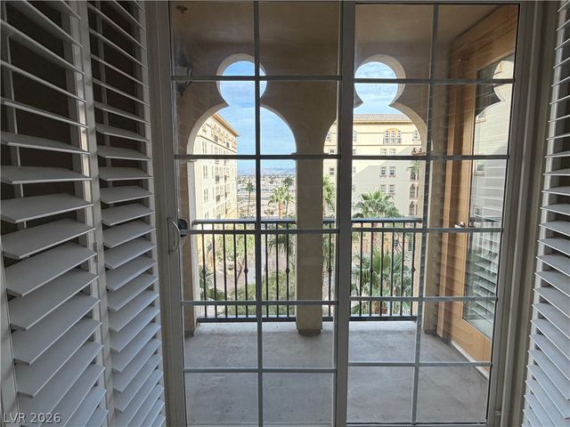 2455 West SERENE Avenue 716, Las Vegas, NV 89123