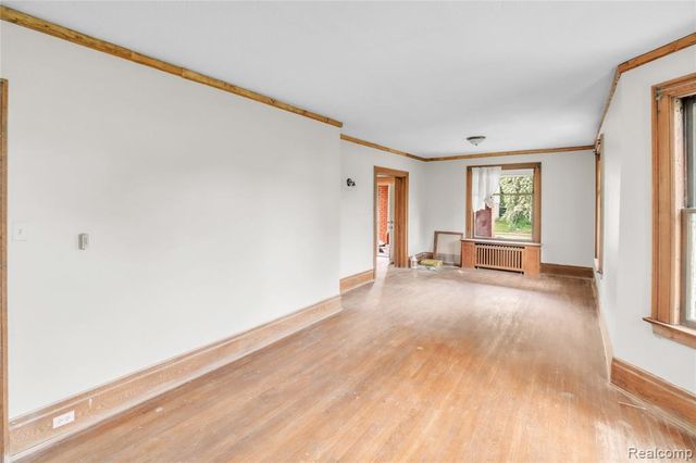 1029 E Holland Avenue, Saginaw, MI 48601