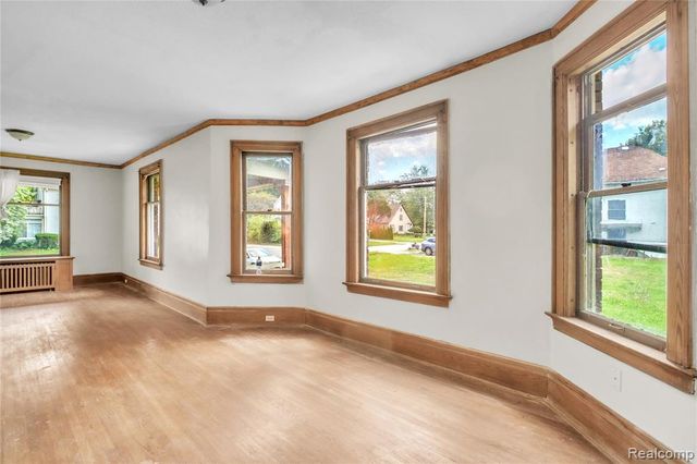 1029 E Holland Avenue, Saginaw, MI 48601