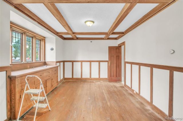 1029 E Holland Avenue, Saginaw, MI 48601