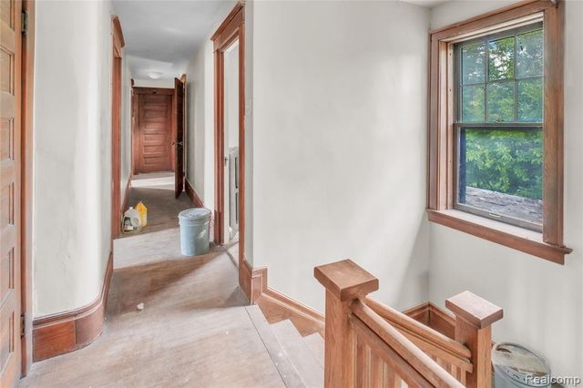 1029 E Holland Avenue, Saginaw, MI 48601