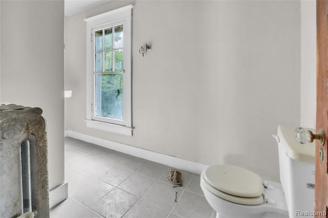 1029 E Holland Avenue, Saginaw, MI 48601