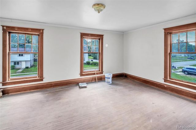 1029 E Holland Avenue, Saginaw, MI 48601