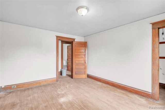 1029 E Holland Avenue, Saginaw, MI 48601