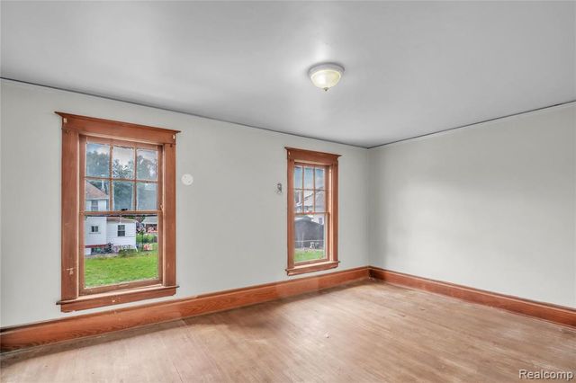 1029 E Holland Avenue, Saginaw, MI 48601