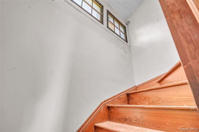 1029 E Holland Avenue, Saginaw, MI 48601