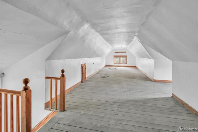 1029 E Holland Avenue, Saginaw, MI 48601