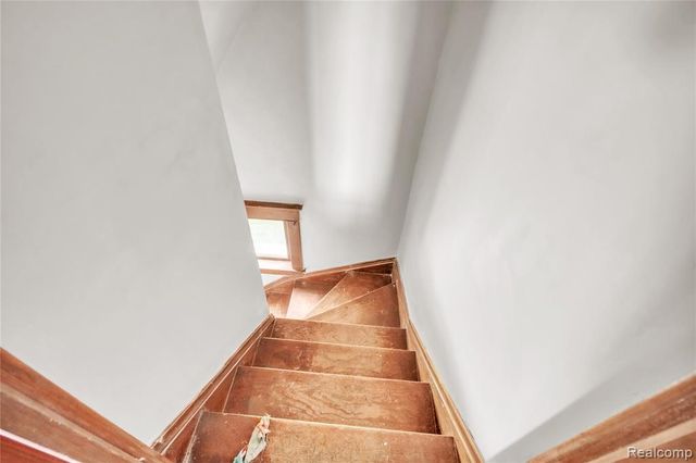 1029 E Holland Avenue, Saginaw, MI 48601