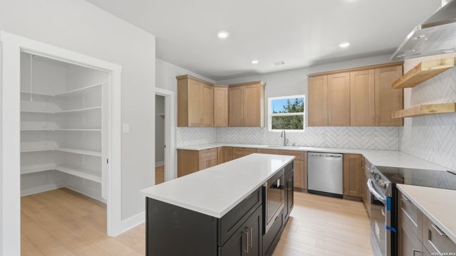 1361 PRIMROSE PATH, Canyon Lake, TX 78133