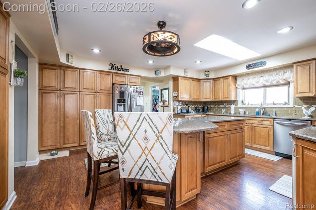 14256 Four Lakes Drive, Sterling Heights, MI 48313