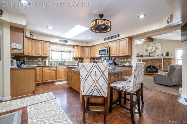 14256 Four Lakes Drive, Sterling Heights, MI 48313