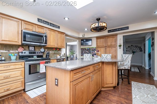 14256 Four Lakes Drive, Sterling Heights, MI 48313