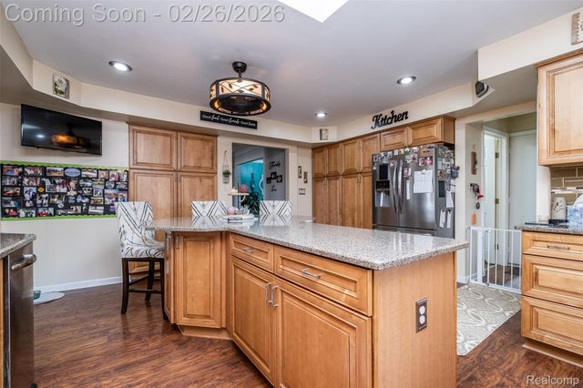 14256 Four Lakes Drive, Sterling Heights, MI 48313