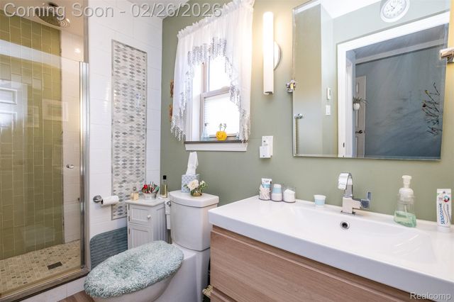 14256 Four Lakes Drive, Sterling Heights, MI 48313