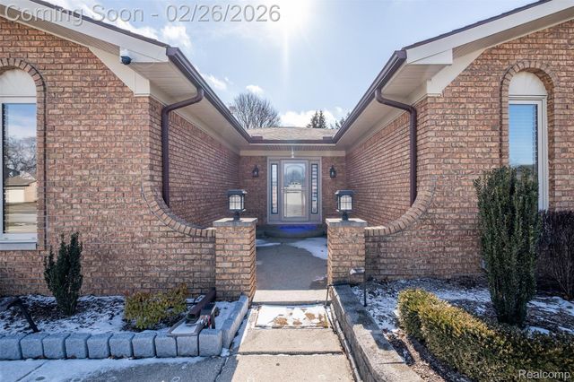 14256 Four Lakes Drive, Sterling Heights, MI 48313