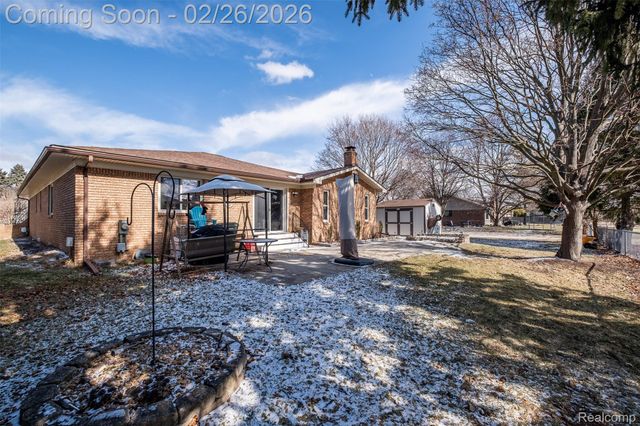 14256 Four Lakes Drive, Sterling Heights, MI 48313