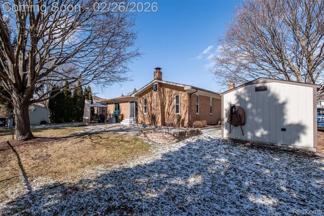 14256 Four Lakes Drive, Sterling Heights, MI 48313