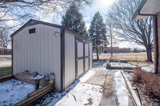 14256 Four Lakes Drive, Sterling Heights, MI 48313